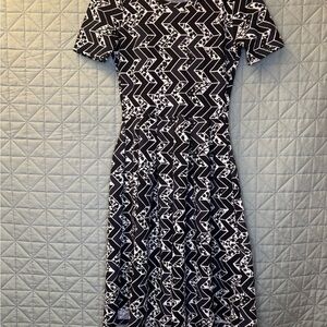 LuLaRoe Amelia Black and White geometric print Midi Dress